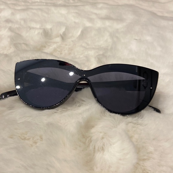 EUC Aldo Black Cat Eye Sunglasses